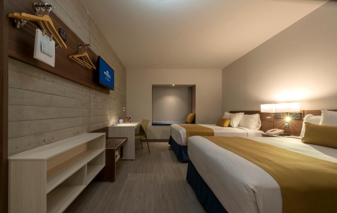 Microtel Inn & Suites By Wyndham Guadalajara Sur Palomar Exterior foto