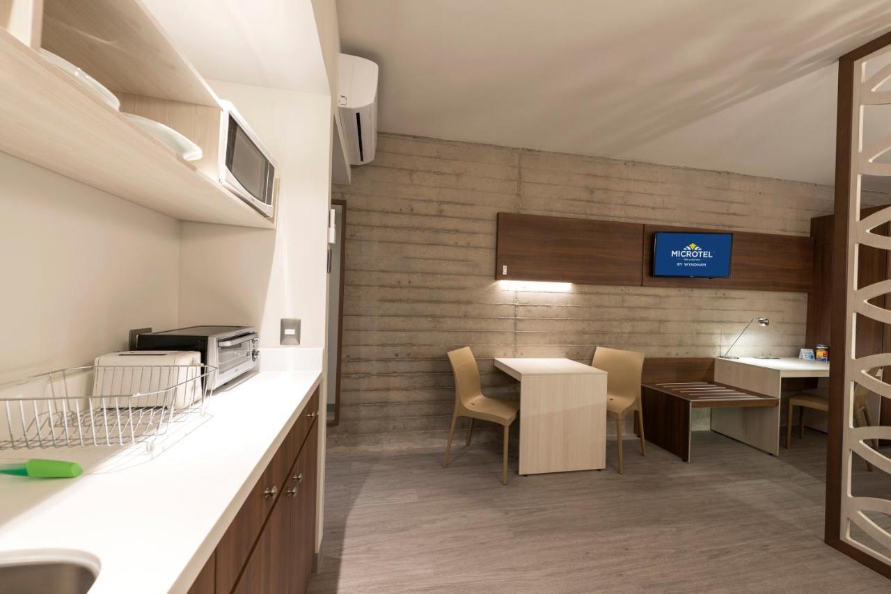 Microtel Inn & Suites By Wyndham Guadalajara Sur Palomar Exterior foto